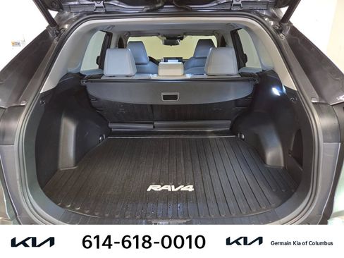 Used 2020 Toyota RAV4 XLE Premium AWD/4WD image 21