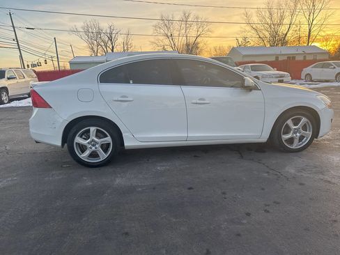 Used 2012 Volvo S60 T5 image 9