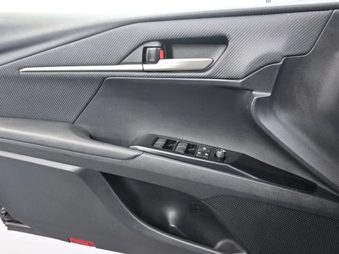 Used 2025 Toyota Camry SE FWD image 12