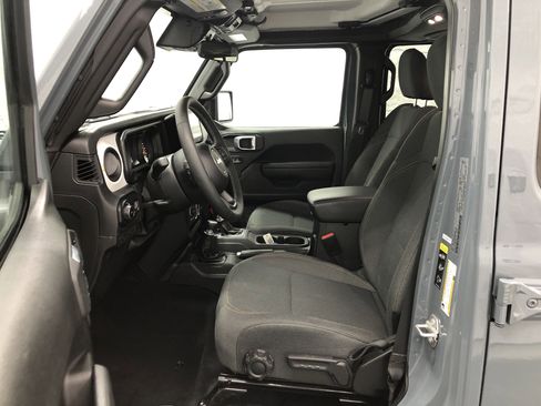 Used 2025 Jeep Wrangler Sport S image 13