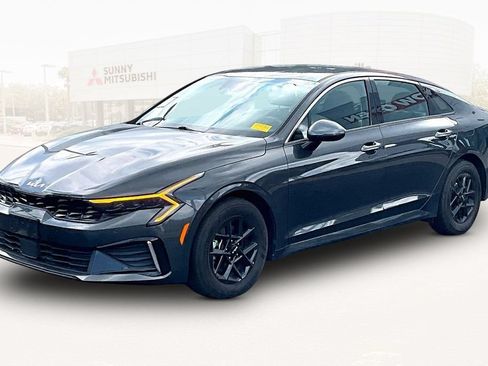 Used 2025 Kia K5 LXS FWD image 1
