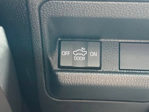 Used 2025 Toyota Tacoma SR5 AWD/4WD image 61