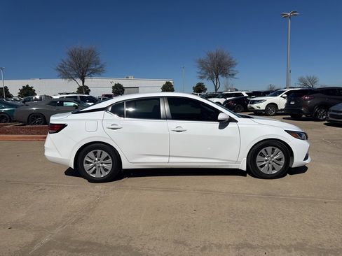 Certified 2021 Nissan Sentra S image 6