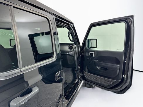 Used 2023 Jeep Wrangler Unlimited w/ Sun & Screen Package AWD/4WD image 30