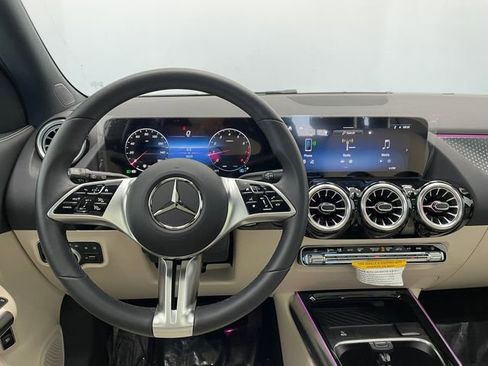 New 2026 Mercedes-Benz GLA 250 image 3