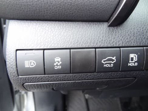 Used 2023 Toyota Camry SE FWD image 14