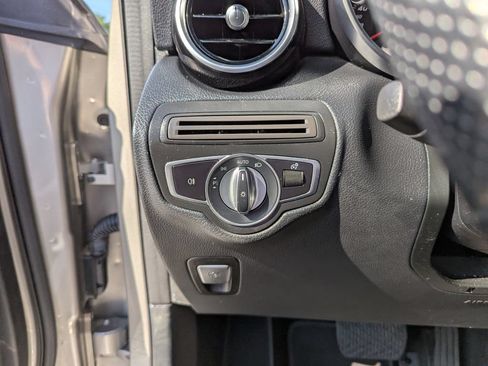 Used 2019 Mercedes-Benz GLC 300 4MATIC image 15
