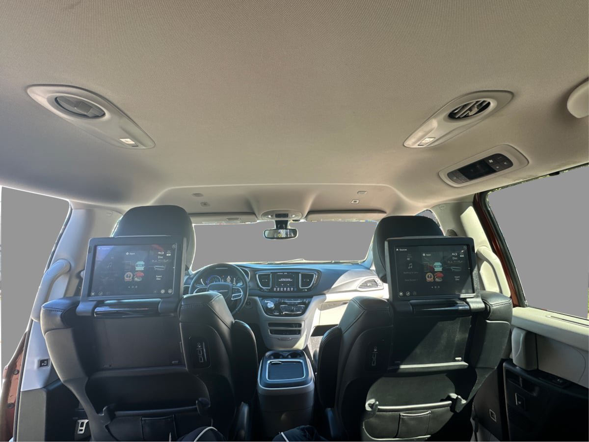 Used 2018 Chrysler Pacifica Touring-L Plus FWD image 31