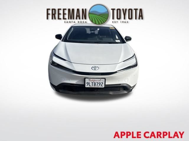 Used 2024 Toyota Prius LE FWD image 3