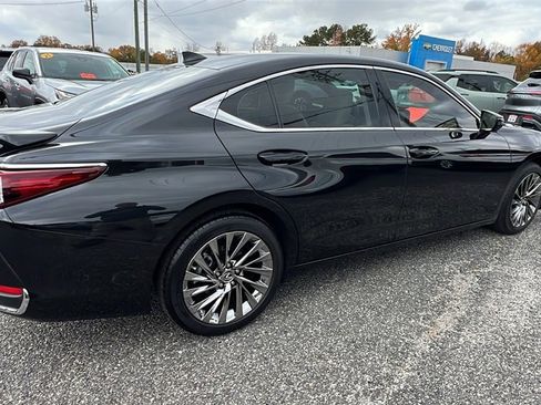 Used 2025 Lexus ES 300h w/ Luxury Package image 5