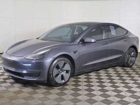 Used 2021 Tesla Model 3 Standard Range Plus RWD image 10
