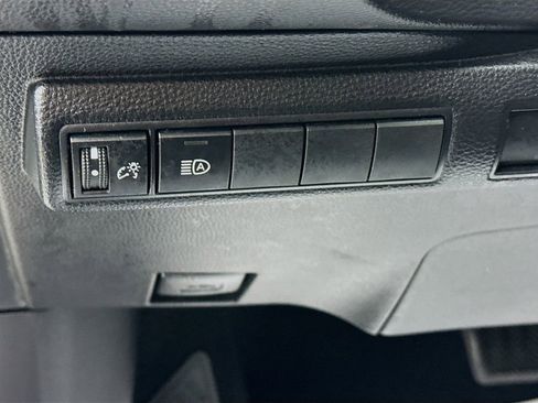 Used 2022 Toyota Corolla SE image 10
