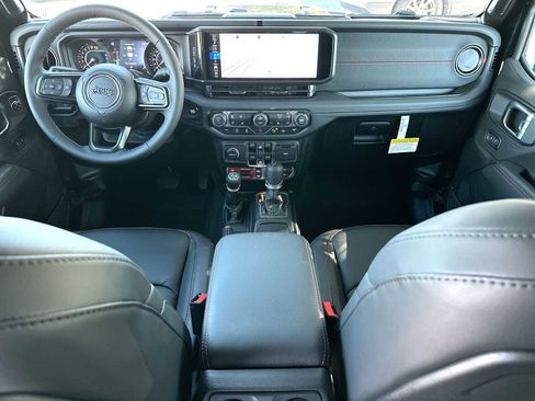 New 2026 Jeep Gladiator Rubicon image 25