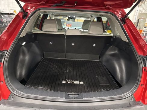 Used 2023 Toyota Corolla Cross LE image 42