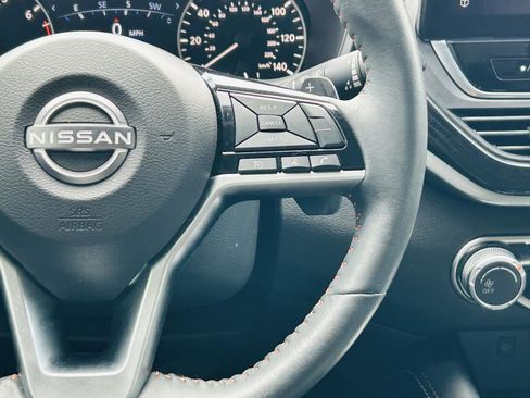 Used 2023 Nissan Altima 2.5 SR w/ SR Premium Package image 15