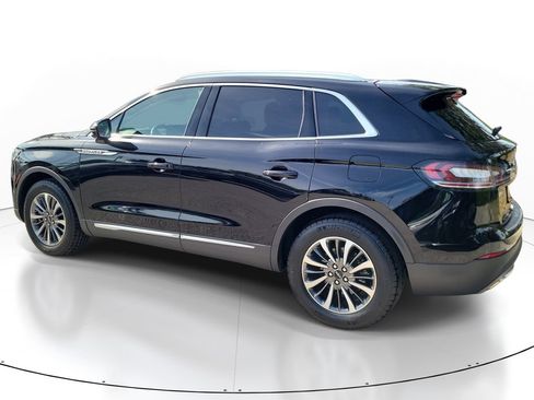 Used 2023 Lincoln Nautilus FWD w/ Premium Package image 4