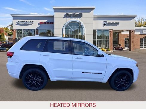 Certified 2022 Jeep Grand Cherokee Laredo X image 6