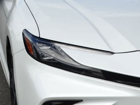 Used 2025 Toyota Camry XSE FWD image 5