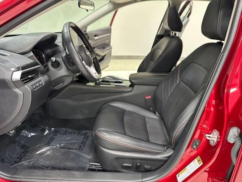Used 2023 Nissan Altima 2.5 SR w/ SR Premium Package FWD image 7