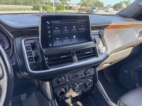 Used 2023 Chevrolet Suburban Premier RWD image 23