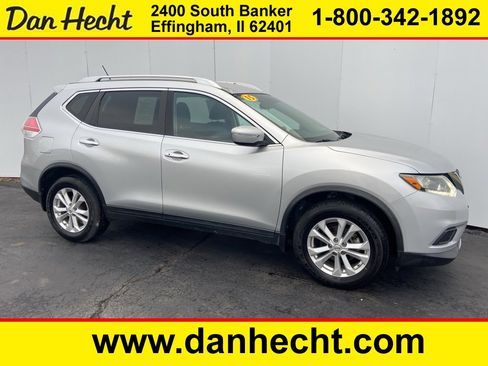 Used 2015 Nissan Rogue SV image 1