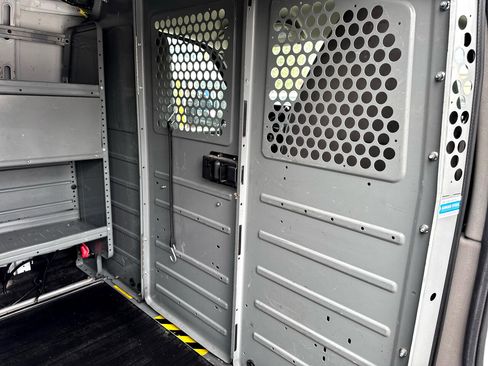 Used 2014 Chevrolet Express 1500 AWD image 15