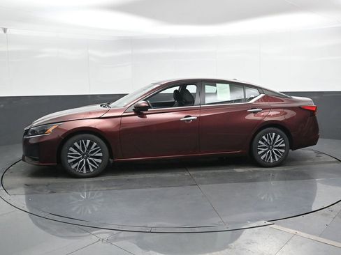 Used 2023 Nissan Altima 2.5 SV image 8