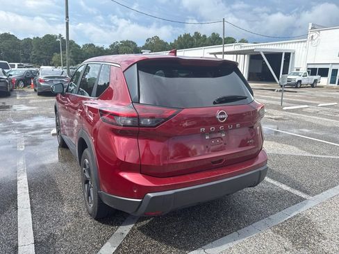 Used 2025 Nissan Rogue SV AWD/4WD image 3
