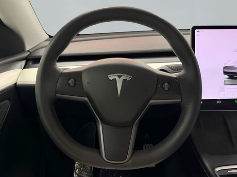 Used 2022 Tesla Model Y Performance AWD/4WD image 16