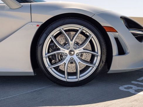 Used 2020 McLaren 720S Performance RWD image 22