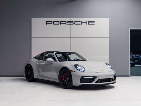 Certified 2024 Porsche 911 Targa 4 GTS w/ Premium Package AWD/4WD image 11