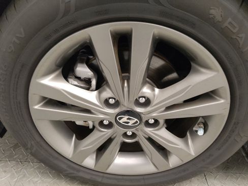 Used 2018 Hyundai Elantra SEL image 31