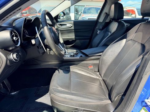 Used 2018 Alfa Romeo Giulia AWD image 11
