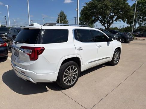 Certified 2023 GMC Acadia Denali w/ Denali Ultimate Package FWD image 4