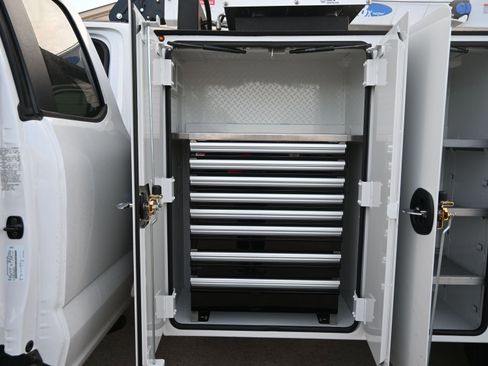 New 2024 Ford F550 4x4 SuperCab Super Duty image 27