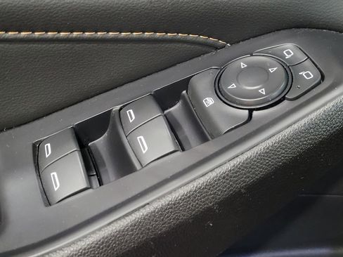 Used 2021 Chevrolet Traverse LS image 27