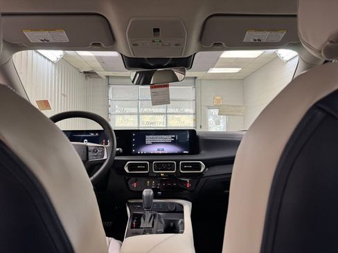 New 2026 Nissan Sentra SL FWD image 19