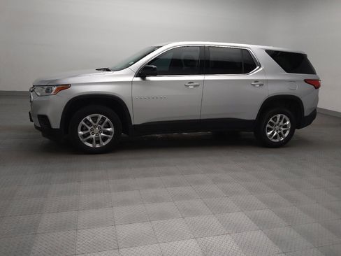 Used 2021 Chevrolet Traverse LS FWD image 2