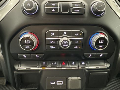 Certified 2022 Chevrolet Silverado 1500 LT AWD/4WD image 19