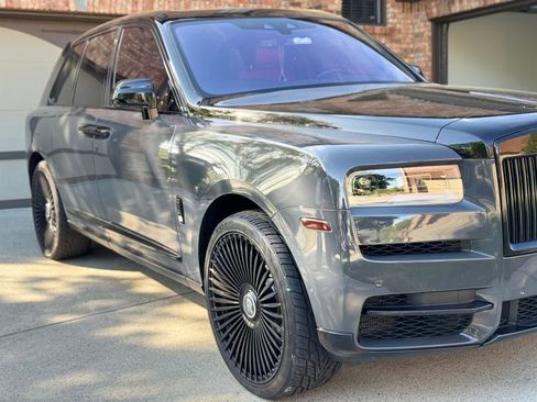 Used 2021 Rolls-Royce Cullinan image 13