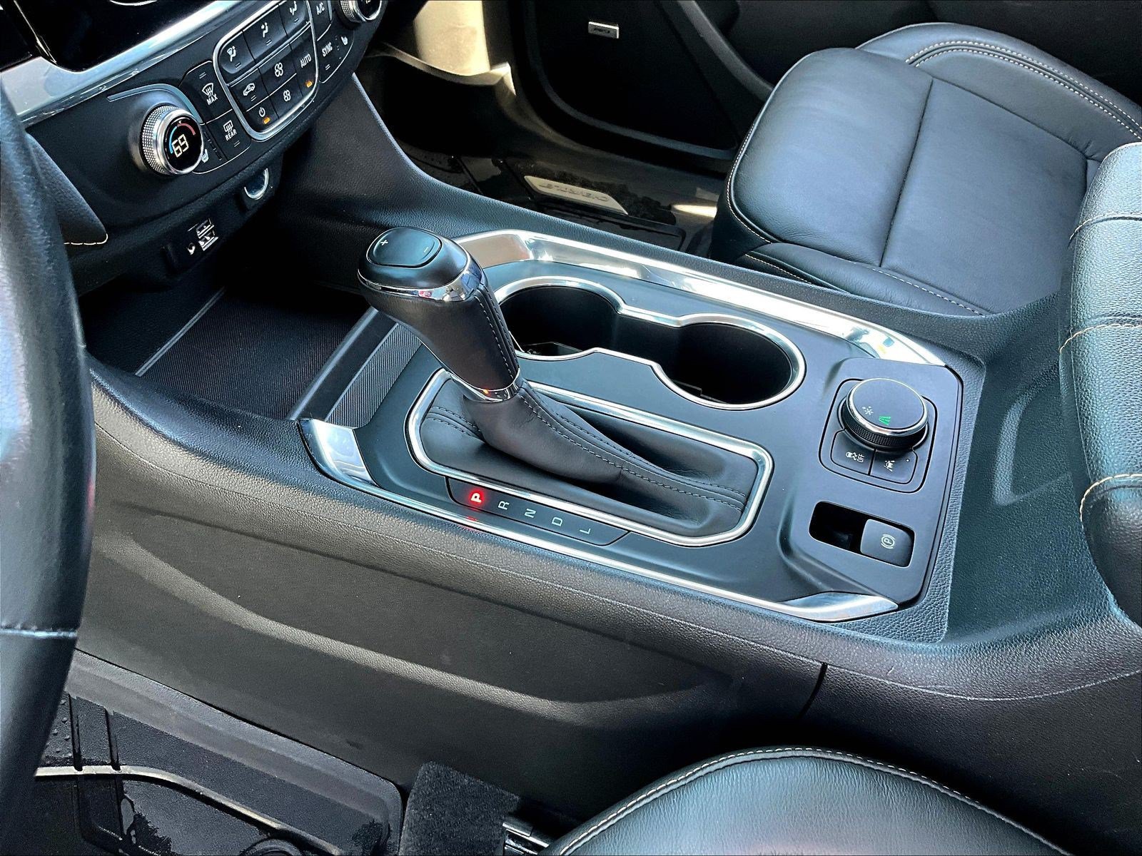 Used 2020 Chevrolet Traverse LT w/ LT Premium Package FWD image 18