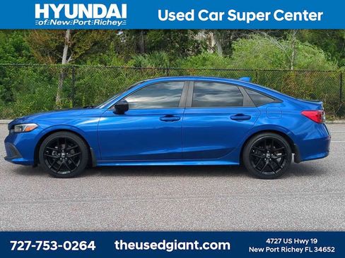 Used 2023 Honda Civic Sport image 2