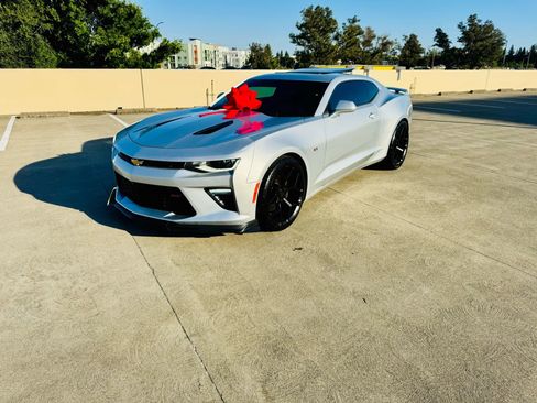 Used 2017 Chevrolet Camaro SS RWD image 6