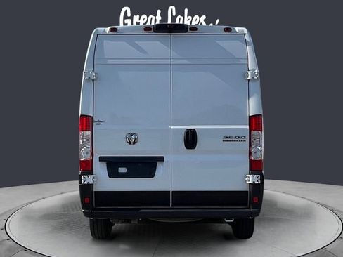 Used 2026 RAM ProMaster 2500 w/ Convenience Group FWD image 4