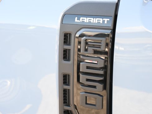 New 2026 Ford F250 Lariat w/ Black Appearance Package AWD/4WD image 12