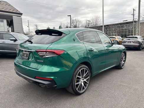 Used 2022 Maserati Levante Modena AWD/4WD image 4