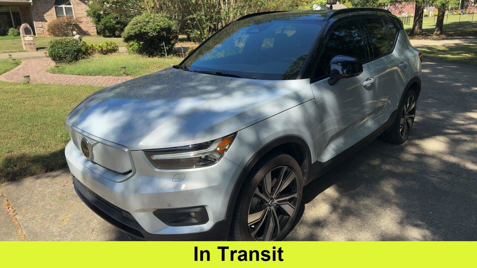 Used 2021 Volvo XC40 P8 Recharge w/ Advanced Package AWD/4WD image 1