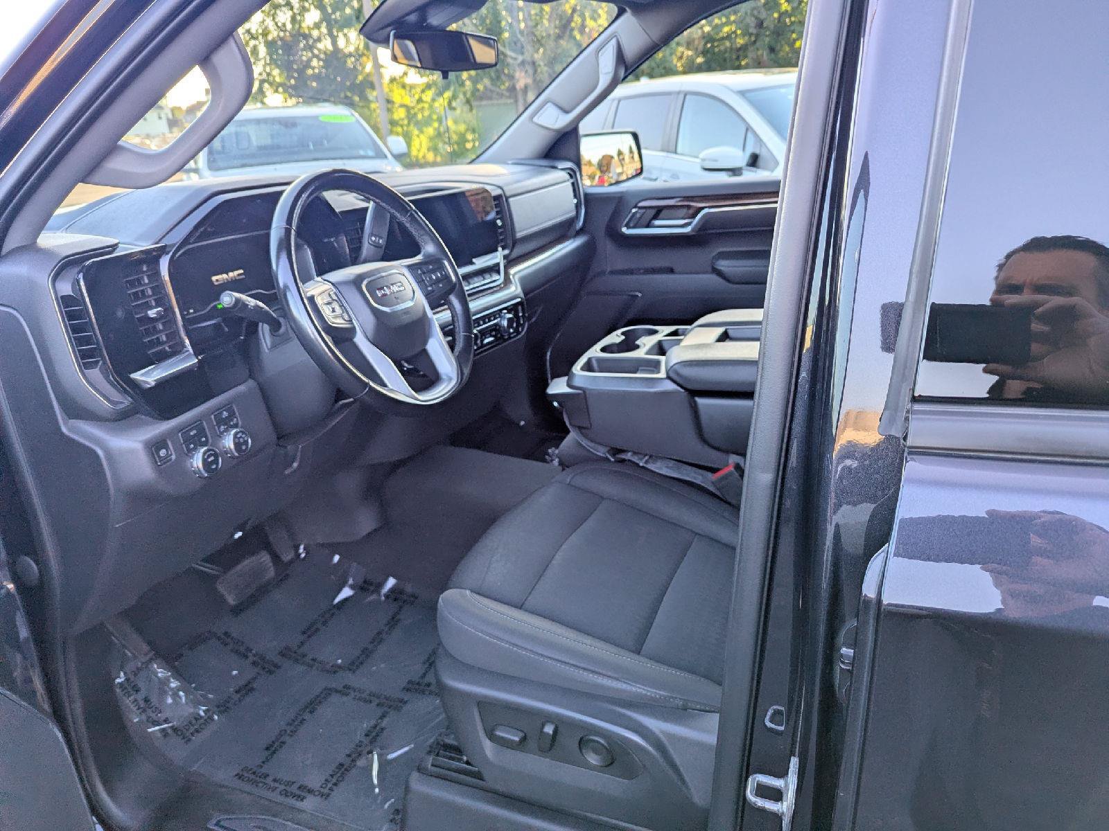 Used 2023 GMC Sierra 1500 Elevation AWD/4WD image 13