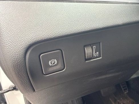 Used 2023 Buick Enclave Essence w/ Experience Buick Package FWD image 25