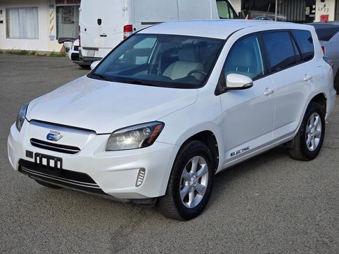 Used 2012 Toyota RAV4 EV image 7